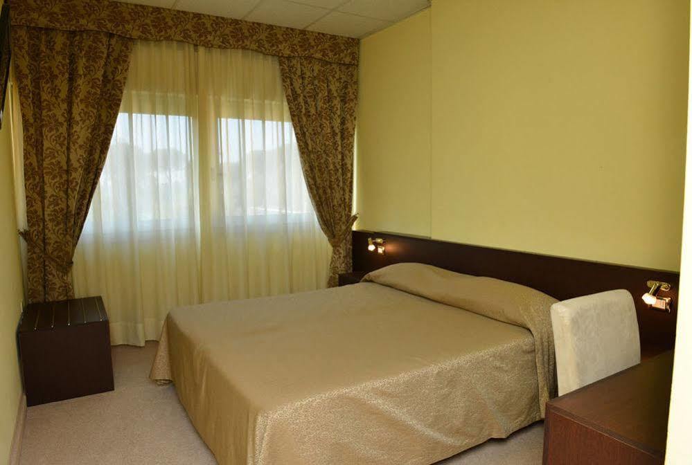 Casa Per Ferie Salesianum Villa Fiumicino Esterno foto